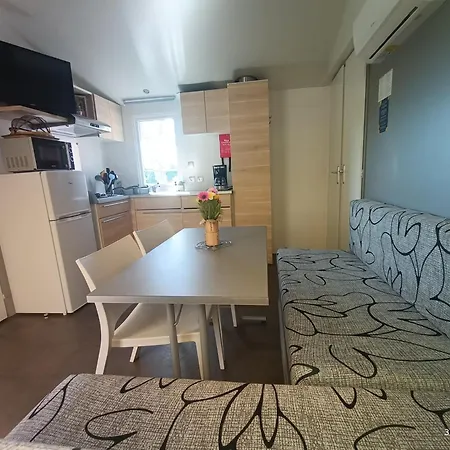 Les Sablines 129 A Vendres-plage مكان تخييم